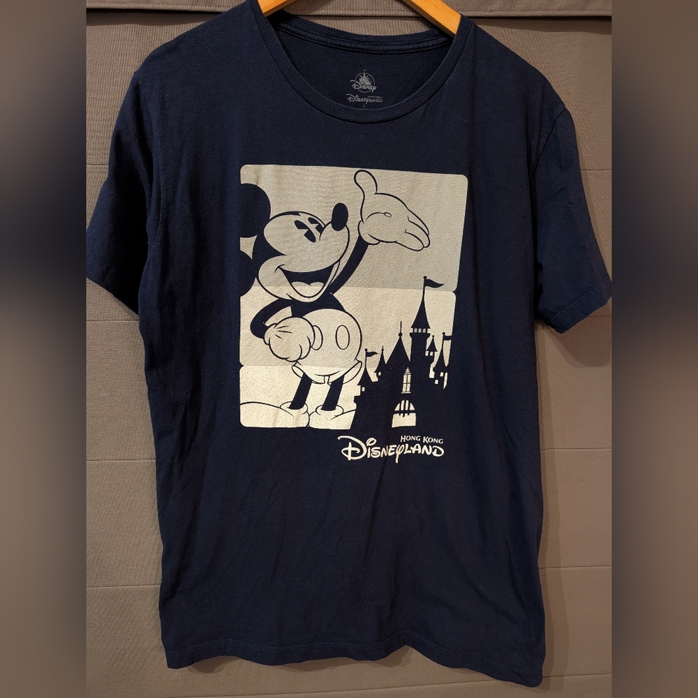 DisneyLand Hong Kong "Mickey"  Tshirt